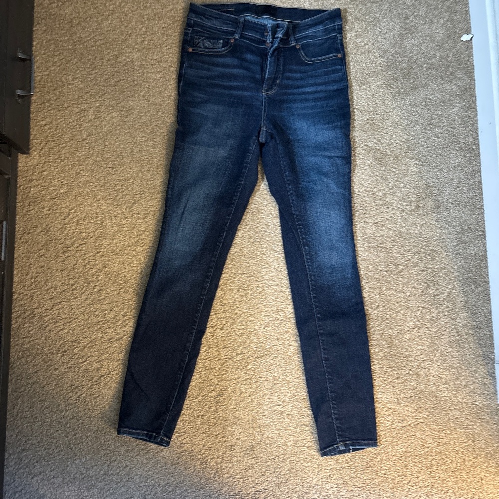Buckle jeans
